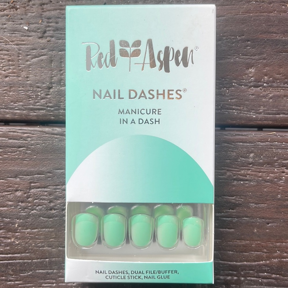 Red Aspen Nail Dashes - Rolling Hills, Tenlee